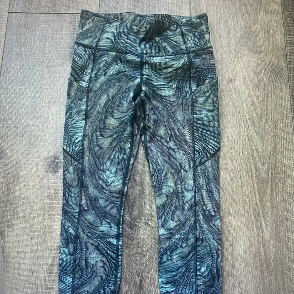 lululemon athletica Teal and Black Swirl Patterned Leggings